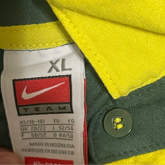 Nike Oregon Ducks Shirt Green Boys‎ Lightweight Embroidered Logo Athletic Wear - Picture 3 of 7